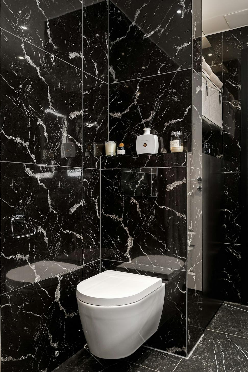 Alpine Suite bathroom